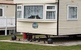 E16 Millfields 6 Berth Caravan Max 4 Adults Bob Family'S Only And Lead Person Must Be Over 30